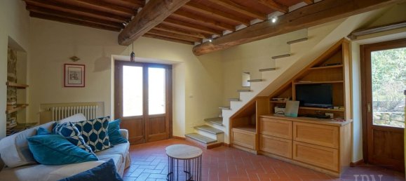 12 rooms House in Monterchi, Italy No. 48891 13