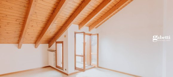 2 bedrooms Penthouse in Merate, Italy No. 5800 8