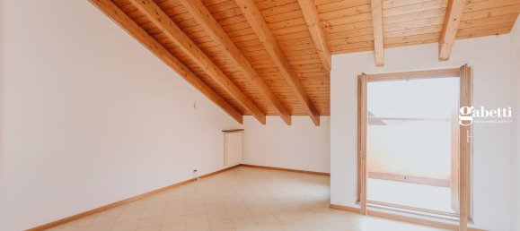 2 bedrooms Penthouse in Merate, Italy No. 5800 10