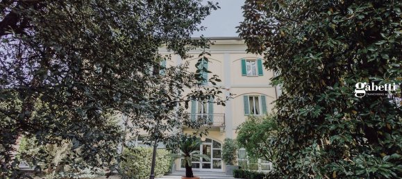 2 bedrooms Penthouse in Merate, Italy No. 5800 2