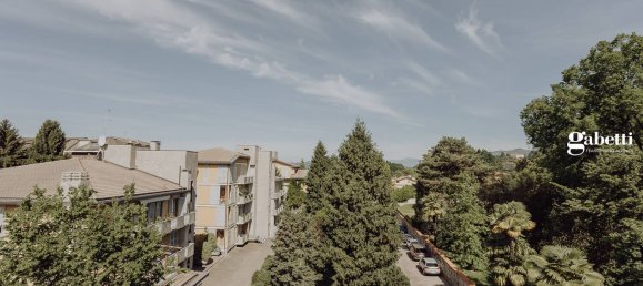 2 bedrooms Penthouse in Merate, Italy No. 5800 5