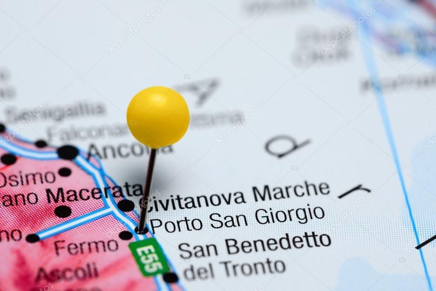 91m² Commercial property in Porto San Giorgio, Italy No. 202202