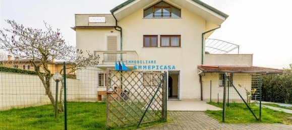 6 غرف نوم فيلا في Montignoso, Italy رقم 216468 2