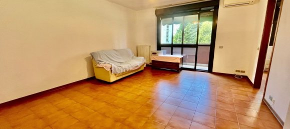 3 rooms Apartment in Settimo Milanese, Italy No. 339040 7