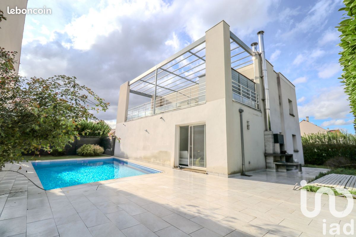 4 bedrooms House in Bussy-Saint-Georges, France No. 323449