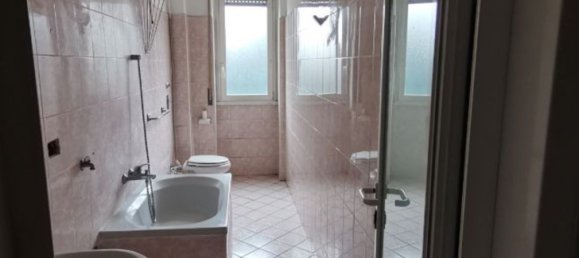Apartamento de 2 habitaciónes en Cinisello Balsamo, Italy No. 2511 4