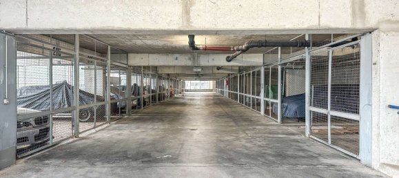 Parkplatz in München, Germany, Nr. 180559 3