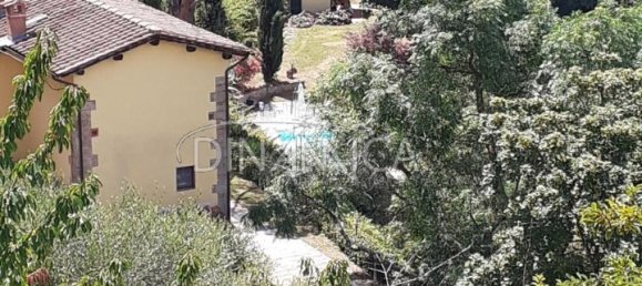 Дом с 5 комнатами в Уццано, Италия № 231732 8