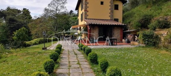 Дом с 5 комнатами в Уццано, Италия № 231732 16