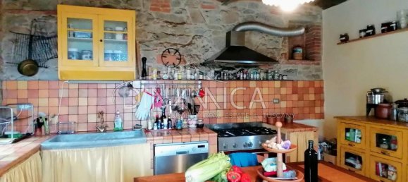 Дом с 5 комнатами в Уццано, Италия № 231732 21