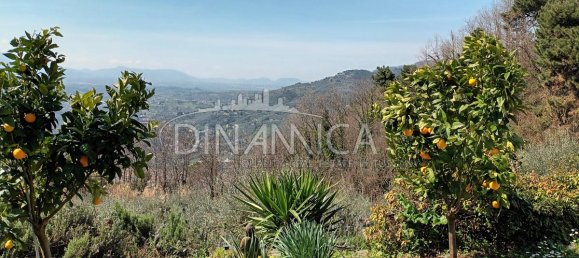 Дом с 5 комнатами в Уццано, Италия № 231732 34