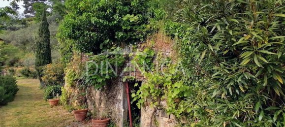 Дом с 5 комнатами в Уццано, Италия № 231732 36