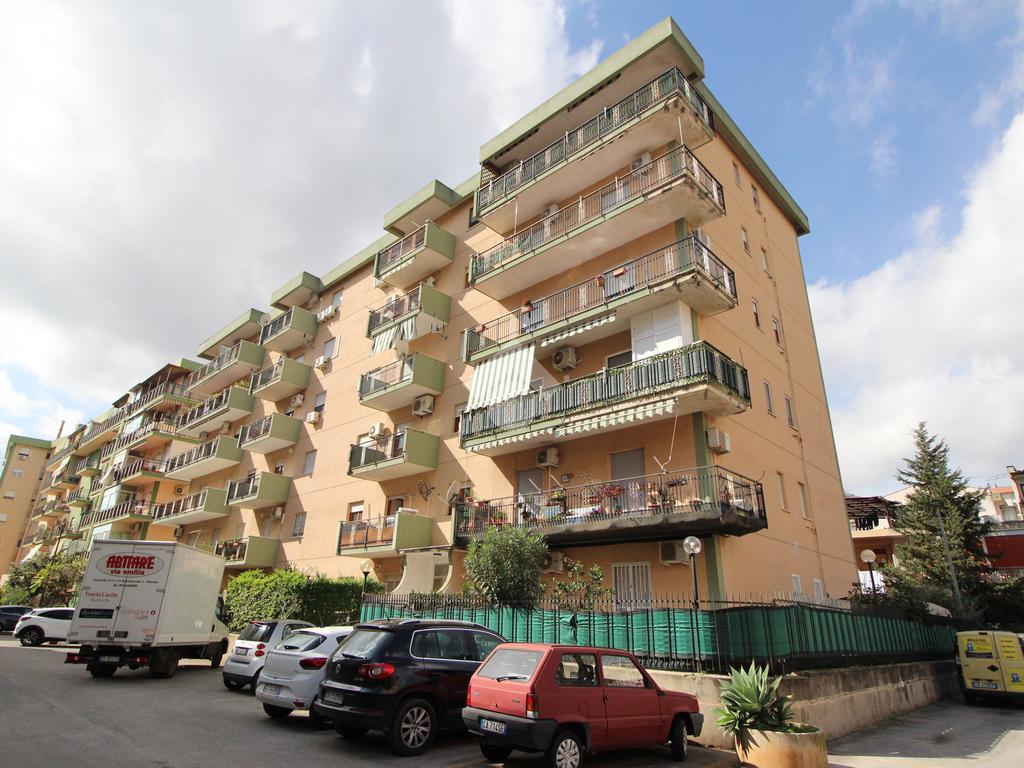 2 bedrooms Apartment in Palermo, Italy No. 114998