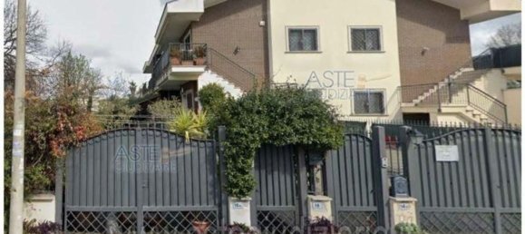 Apartamento de 3 habitaciónes en Rome, Italy No. 199847 2