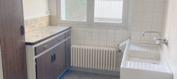 2 bedrooms Apartment in Vierzon, France No. 76869 2