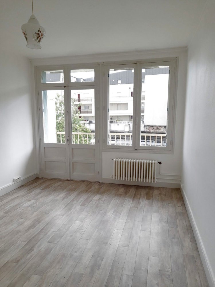 2 bedrooms Apartment in Vierzon, France No. 76869