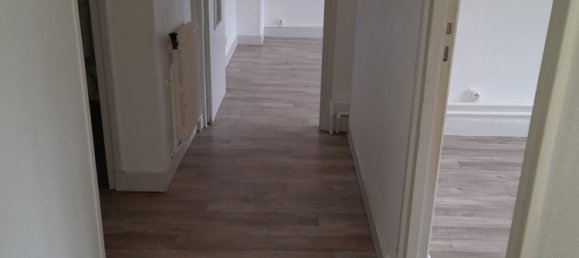 2 bedrooms Apartment in Vierzon, France No. 76869 3