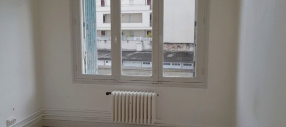 2 bedrooms Apartment in Vierzon, France No. 76869 5