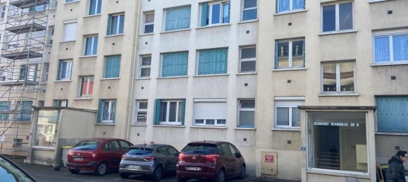 2 bedrooms Apartment in Vierzon, France No. 76869 9