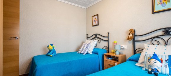 Apartamento de 3 dormitorios en Torrevieja, Spain No. 191252 8