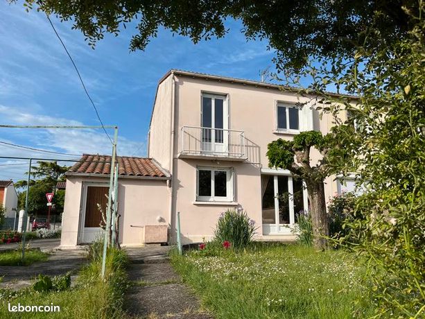 2 bedrooms House in Castelsarrasin, France No. 303335