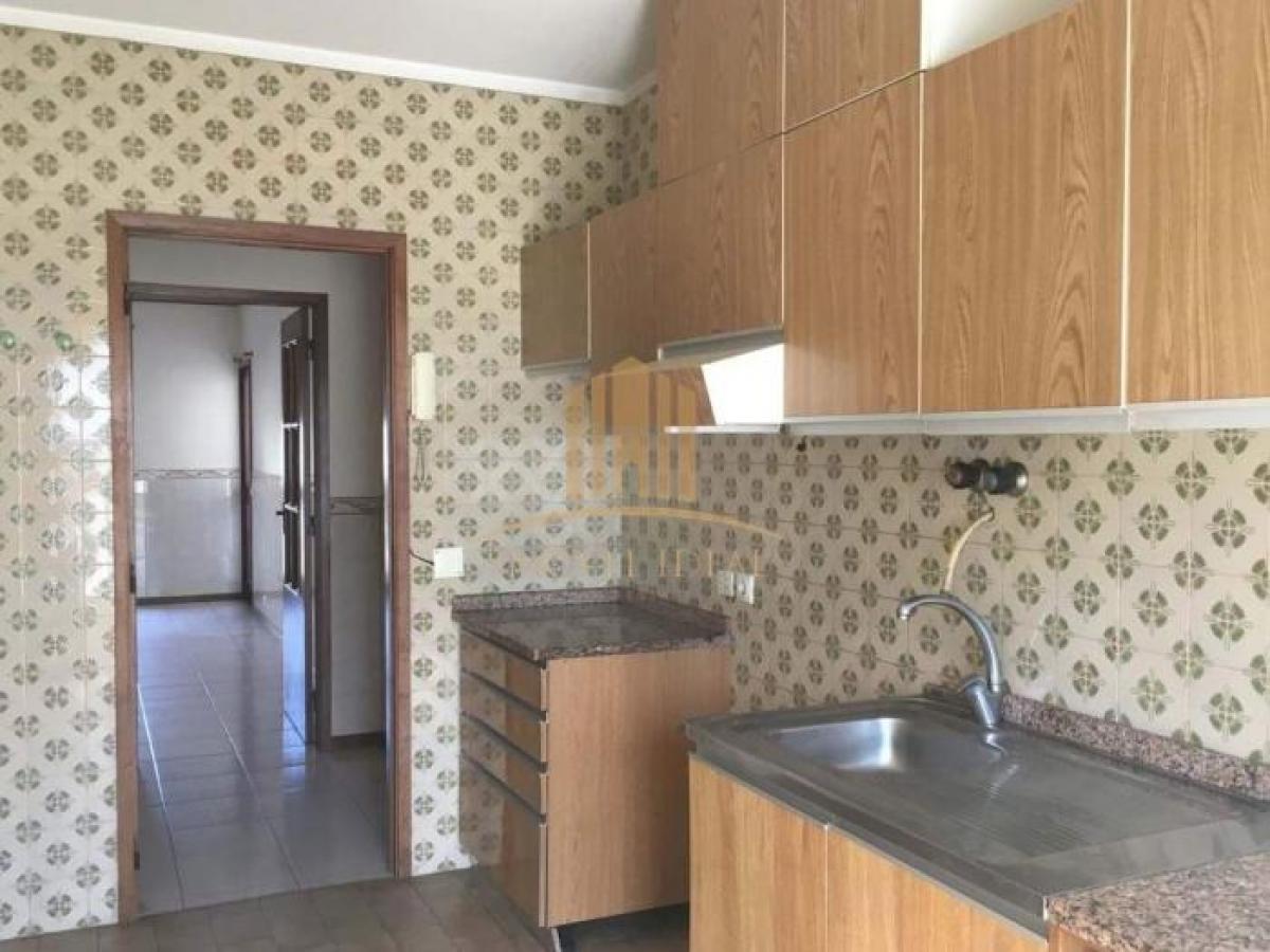 3 bedrooms Apartment in Aveiro, Portugal No. 1370