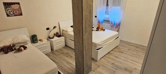 Квартира с 4 комнатами в Каррара, Италия № 152382 7