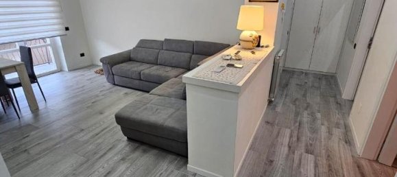 Квартира с 4 комнатами в Каррара, Италия № 152382 2