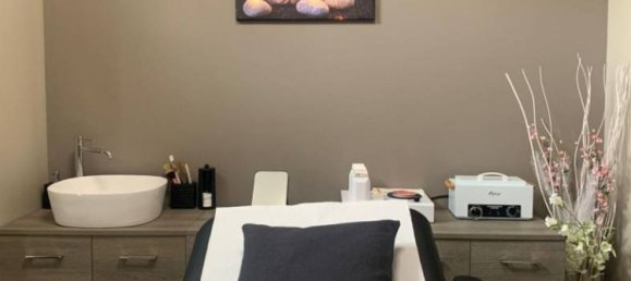 2 rooms Commercial property in Milan, Italy No. 346628 3