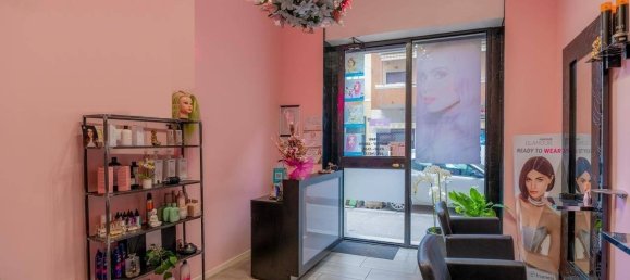 2 rooms Commercial property in Milan, Italy No. 346628 2