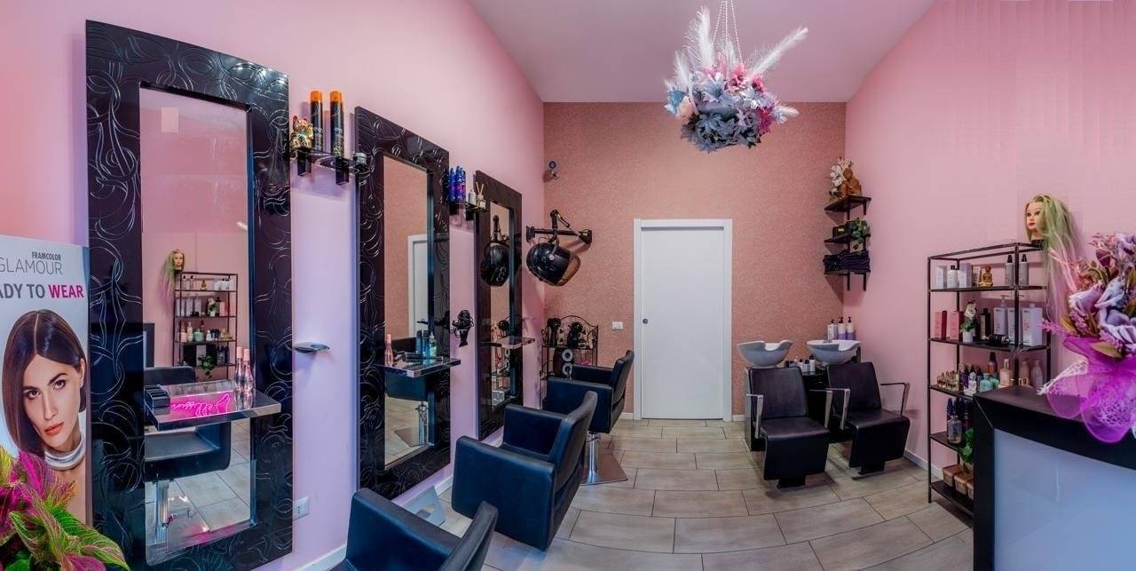 2 rooms Commercial property in Milan, Italy No. 346628