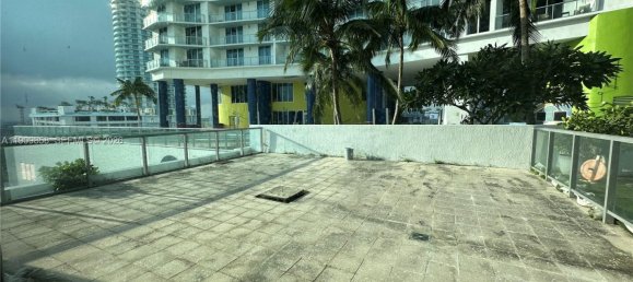 terreno en venta en Miami, Miami-Dade, Florida, USA № 614621 16