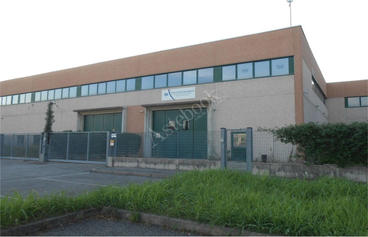 Склад 780м² в Гудо Висконти, Италия № 365714