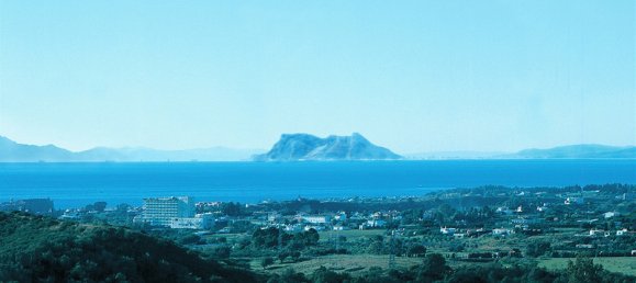 Grundstück in Estepona, Spain 500m², Nr. 25707 3