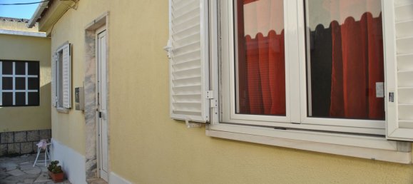 2 bedrooms House in Oeiras, Portugal No. 132141 2