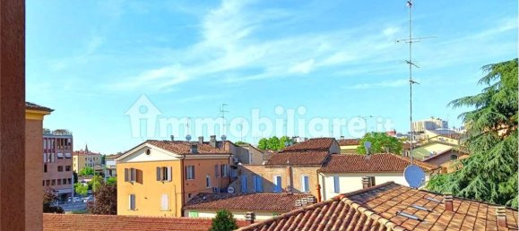 Apartamento de 3 dormitorios en Modena, Italy No. 266599 2