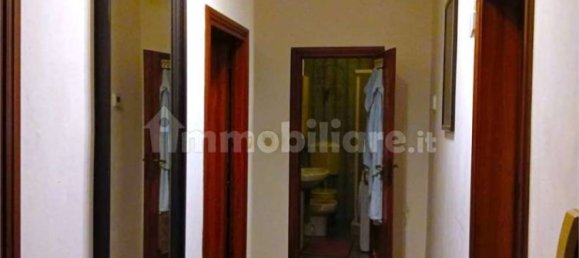 Apartamento de 3 dormitorios en Modena, Italy No. 266599 3
