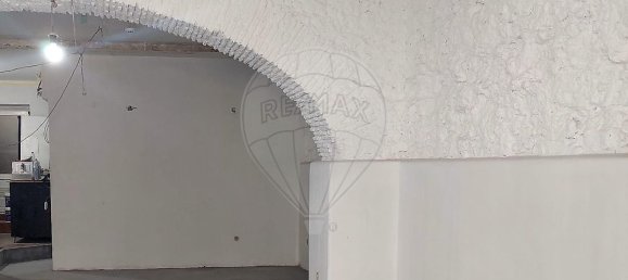 70m² Commercial property in Lisbon, Portugal No. 91658 2