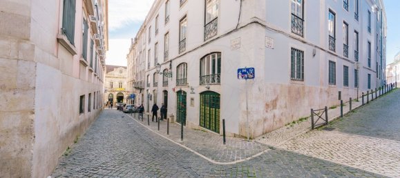 70m² Commercial property in Lisbon, Portugal No. 91658 12
