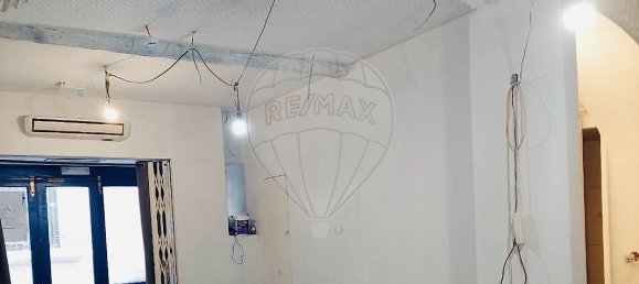 70m² Commercial property in Lisbon, Portugal No. 91658 4