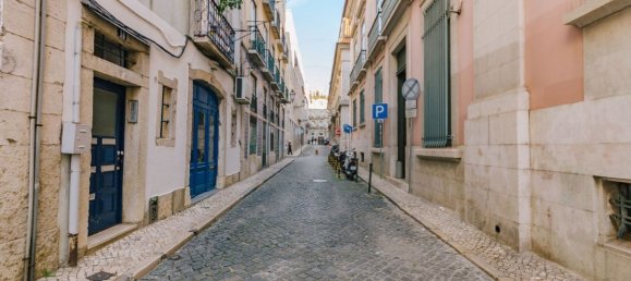 70m² Commercial property in Lisbon, Portugal No. 91658 11