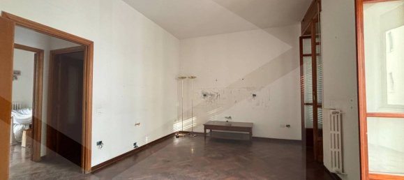 5 rooms Commercial property in Foggia, Italy No. 21317 25