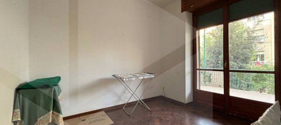 5 rooms Commercial property in Foggia, Italy No. 21317 3