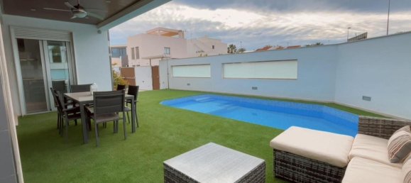 3 bedrooms House in Mil Palmeras, Spain No. 28384 19