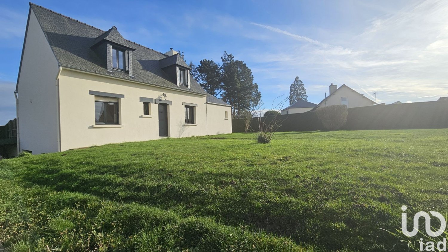 5 bedrooms House in Saint-Helen, France No. 203718