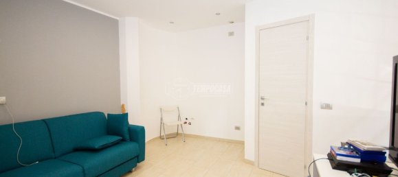3-salle Appartement à Cologno Monzese, Italy No. 268883 15