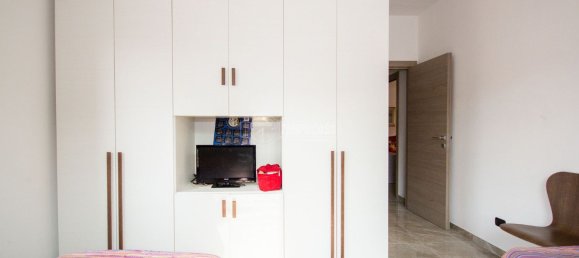 3-salle Appartement à Cologno Monzese, Italy No. 268883 12