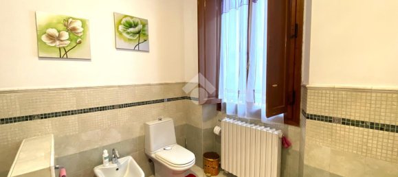10 rooms House in Vaiano, Italy No. 118947 11