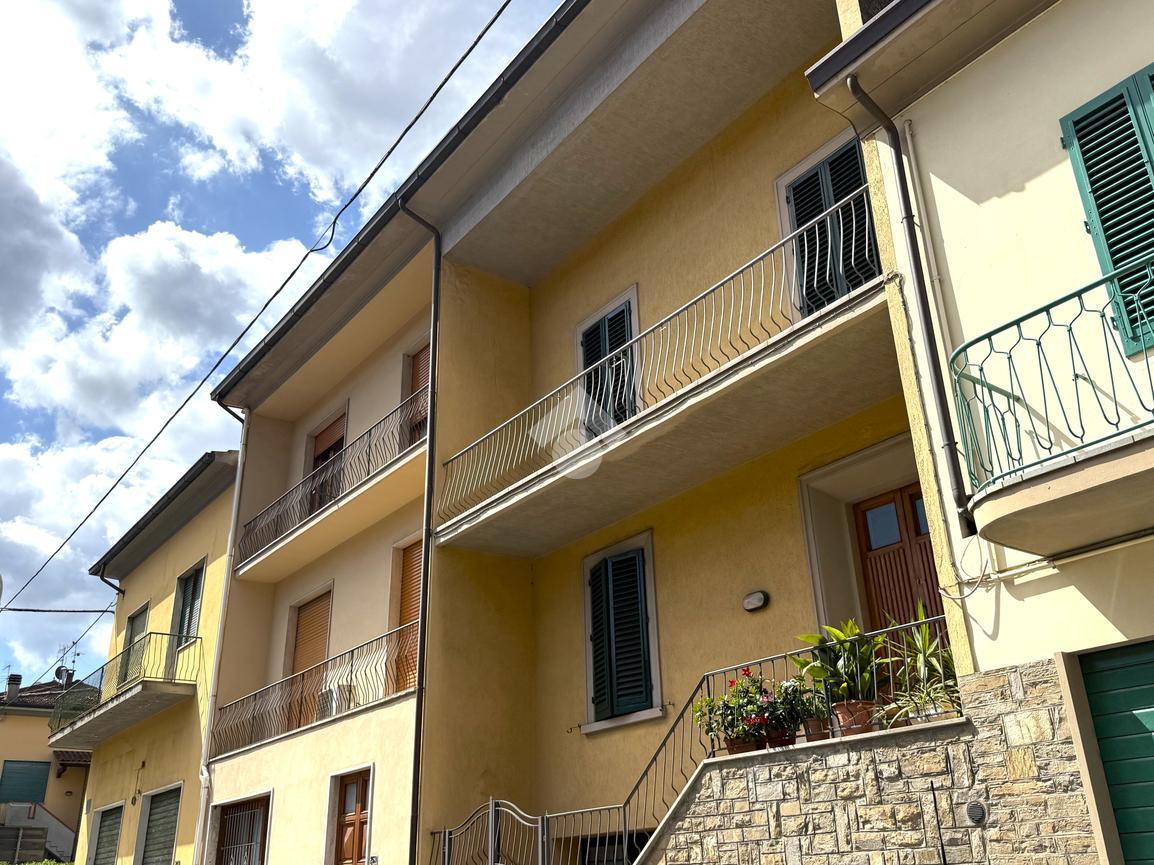10 rooms House in Vaiano, Italy No. 118947