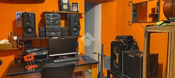 10 rooms House in Vaiano, Italy No. 118947 27